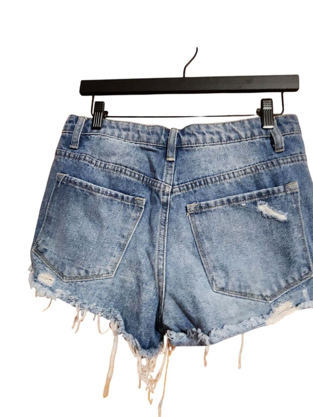 KanCan Distressed High-Waisted Denim Shorts With Frayed Hem - Womens M - Picture 2 of 4